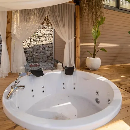 Apartament Amazing With Pool And Jacuzzi In